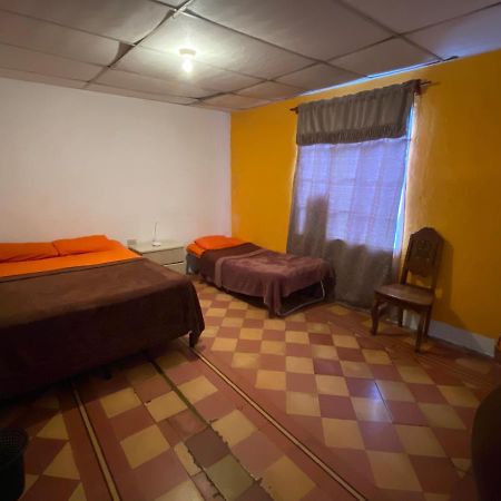 4 Grados Hostel Guatemala City Екстериор снимка