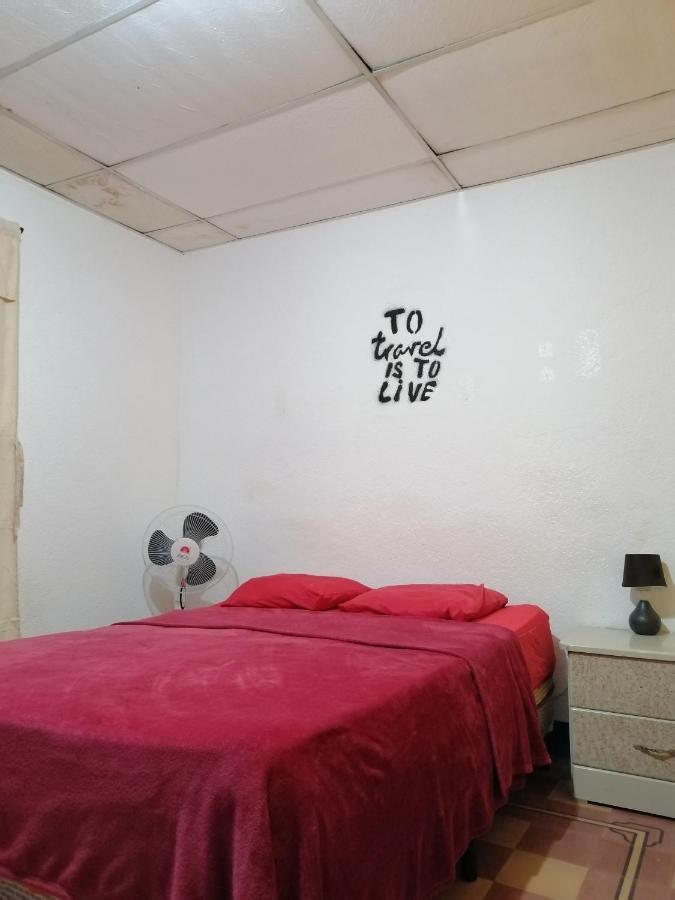 4 Grados Hostel Guatemala City Екстериор снимка