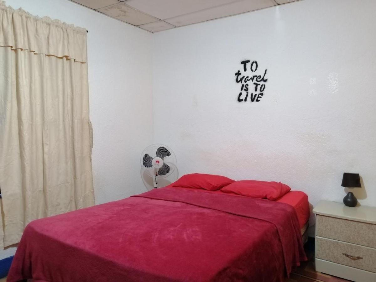 4 Grados Hostel Guatemala City Екстериор снимка