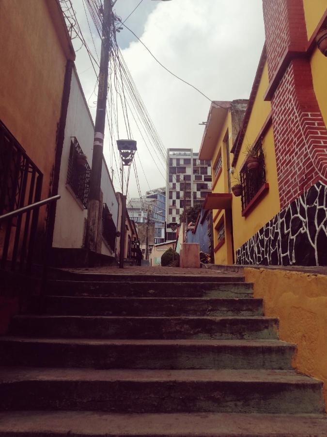 4 Grados Hostel Guatemala City Екстериор снимка