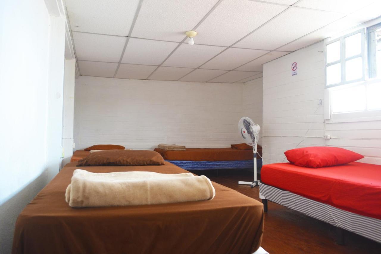 4 Grados Hostel Guatemala City Екстериор снимка
