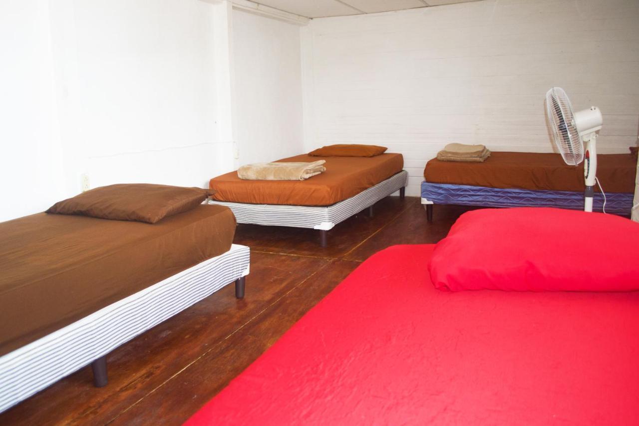 4 Grados Hostel Guatemala City Екстериор снимка