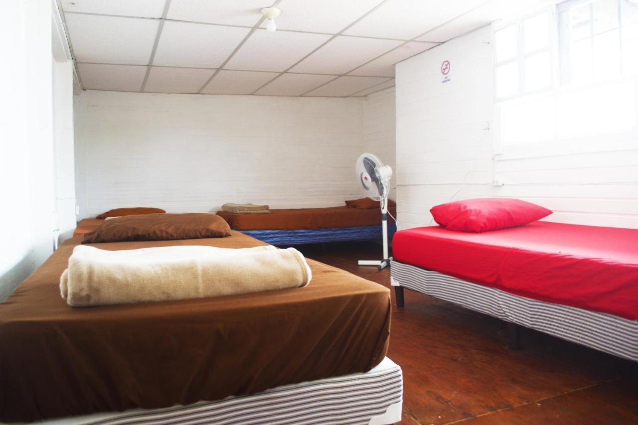 4 Grados Hostel Guatemala City Екстериор снимка