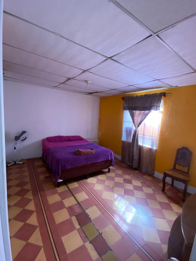 4 Grados Hostel Guatemala City Екстериор снимка